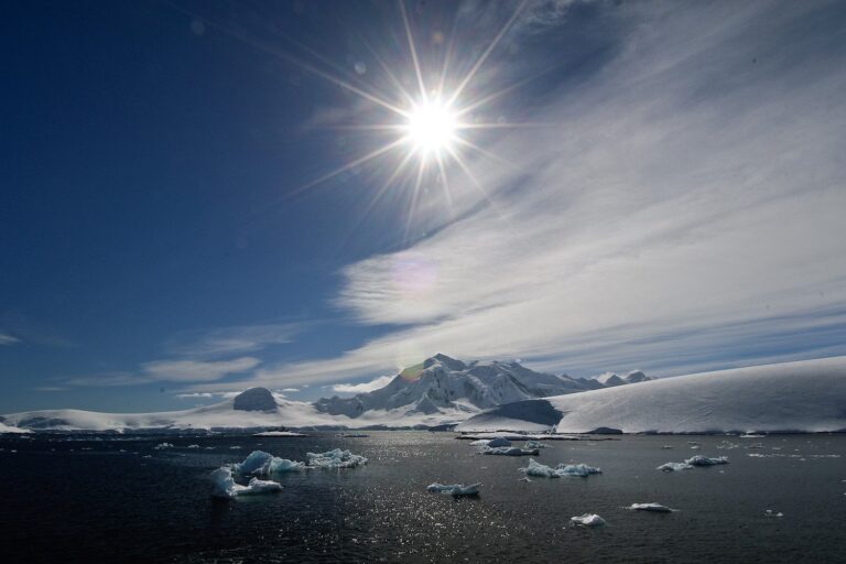 antarctica-is-unraveling-thumb